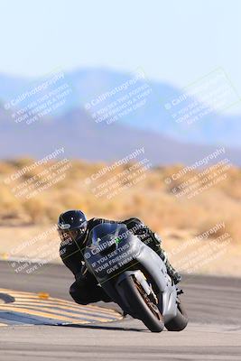 media/Jan-10-2025-CVMA Friday Practice (Fri) [[489e0da257]]/Group 4 and Trackday/Session 4 (Turn 16)/